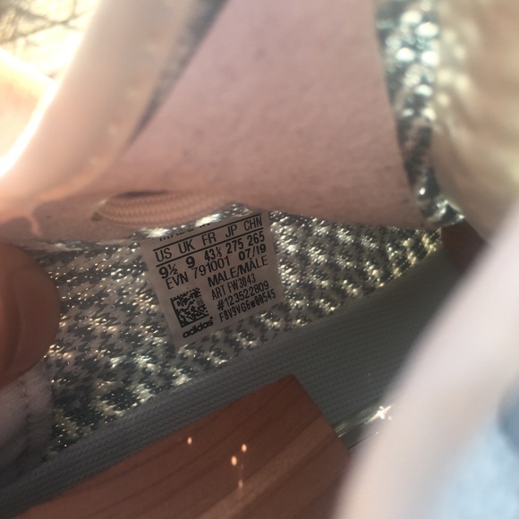 Yeezy Cloud White Size 9.5 - Picture 7 of 7